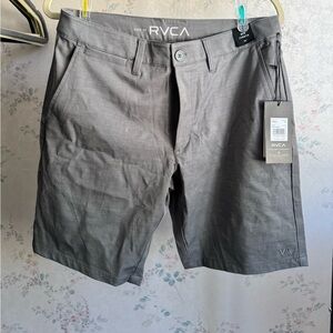 RVCA 30 mid length grey short